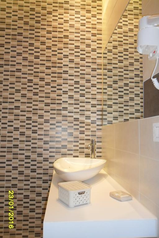 Location Lory Hotel Busto Arsizio Bagian luar foto
