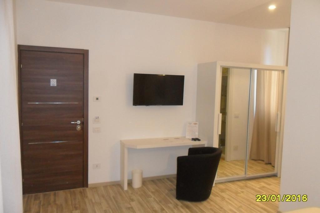 Location Lory Hotel Busto Arsizio Bagian luar foto